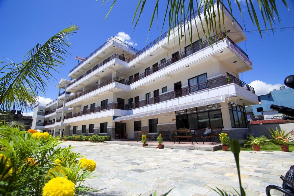 Hotel Swapna Bagh- Your Place Покхара Экстерьер фото