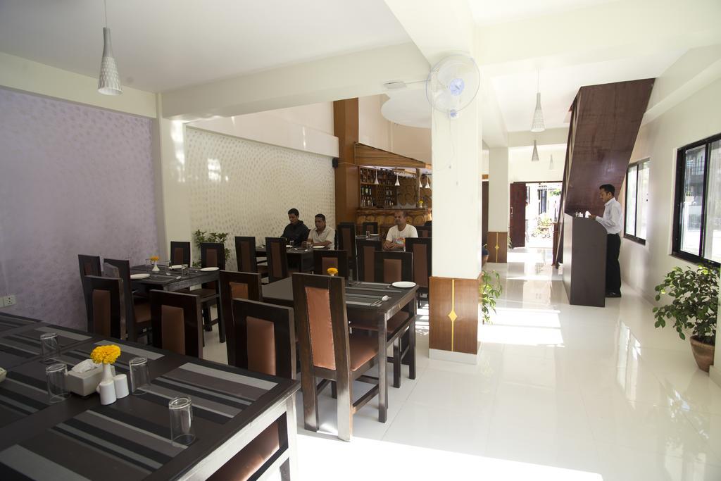 Hotel Swapna Bagh- Your Place Покхара Экстерьер фото