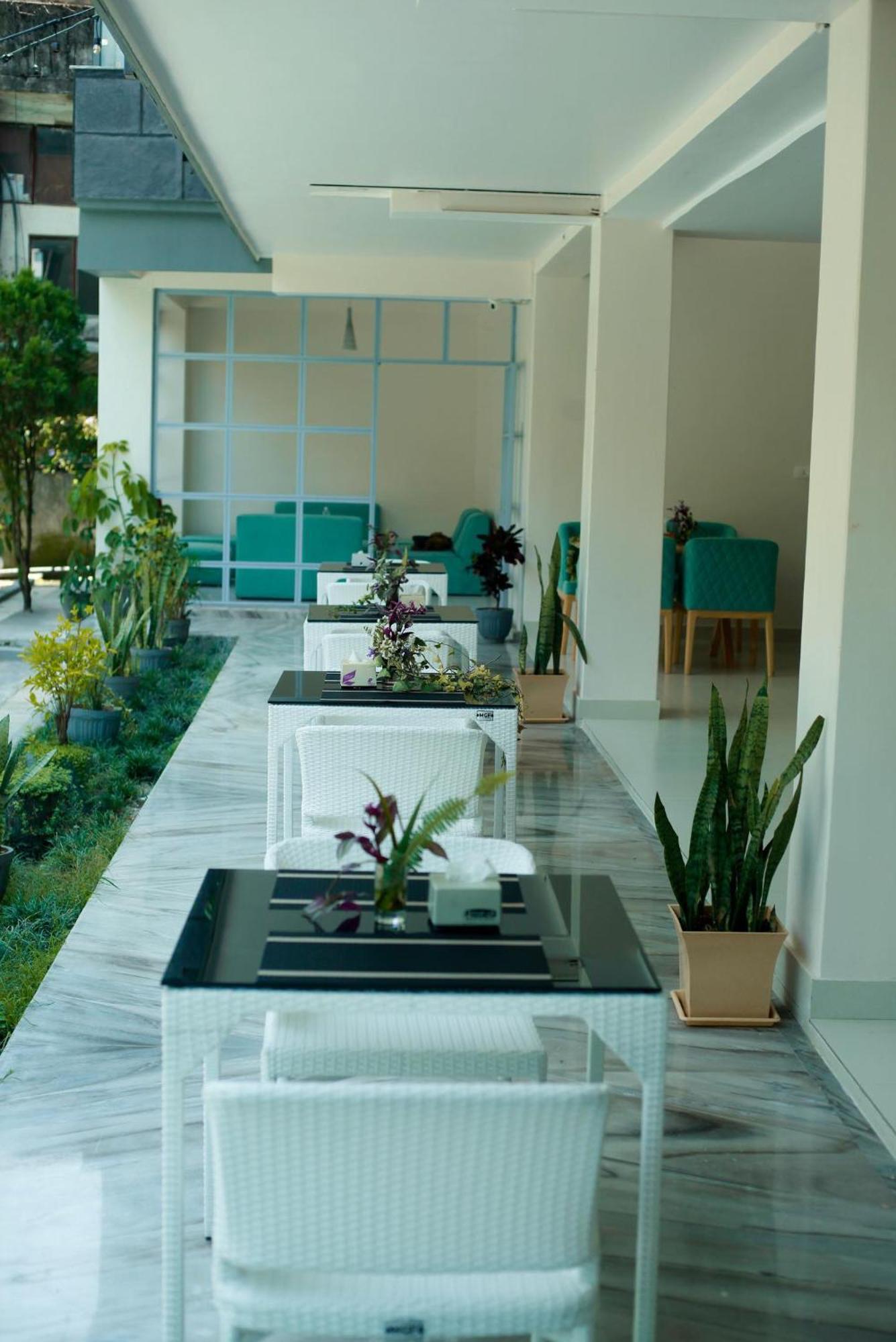 Hotel Swapna Bagh- Your Place Покхара Экстерьер фото