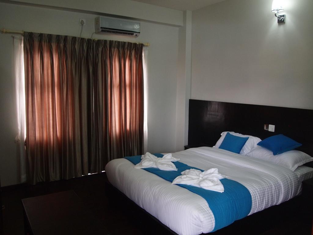 Hotel Swapna Bagh- Your Place Покхара Экстерьер фото